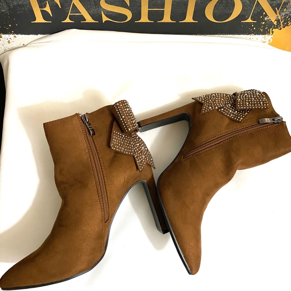 🆕 Embellished Bow Bootie - Brown